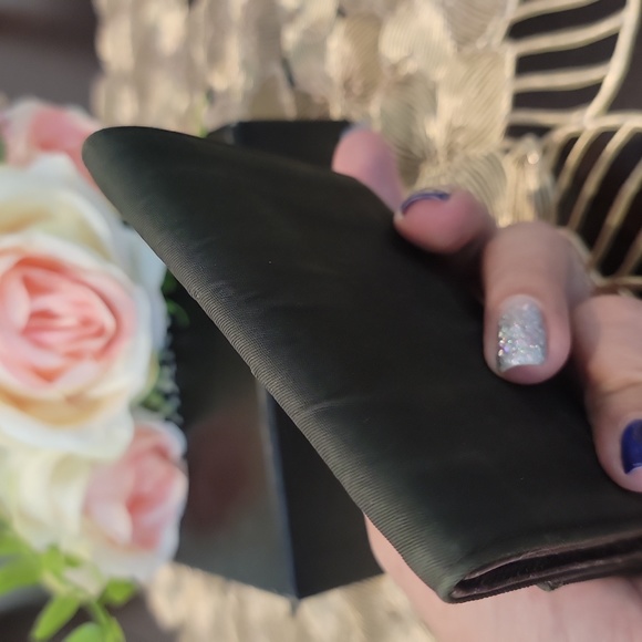 Authentic Prada card wallet - Picture 5 of 8